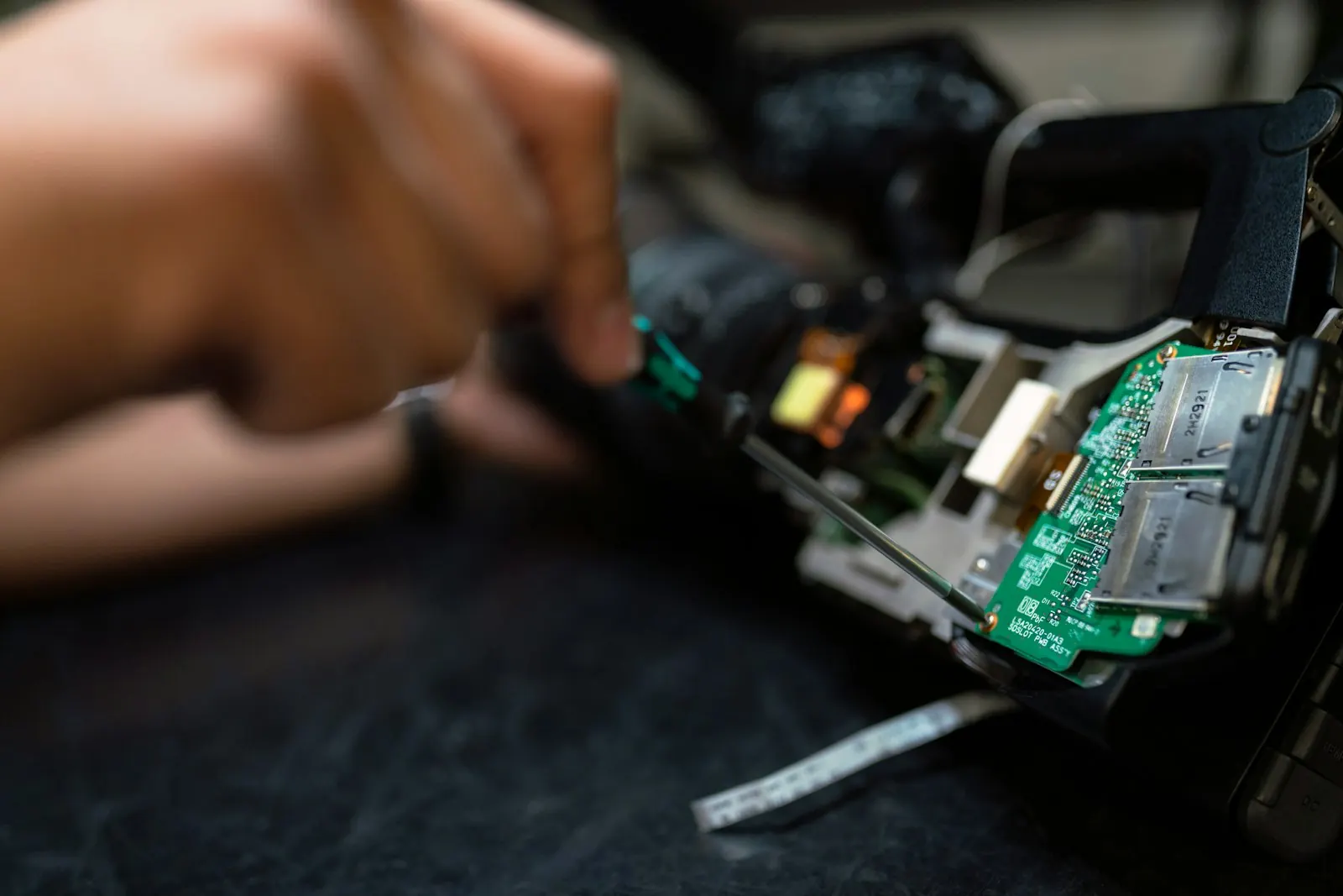 Atelier de réparation électronique à Phone Center Rennes